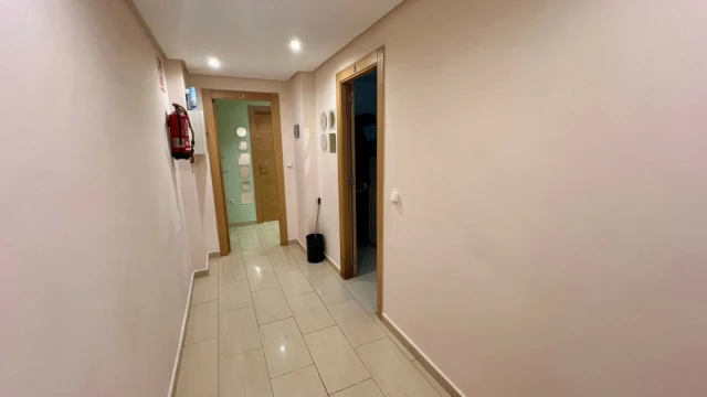 Отремонтированное коммерческое помещение  в городе Ориуэла