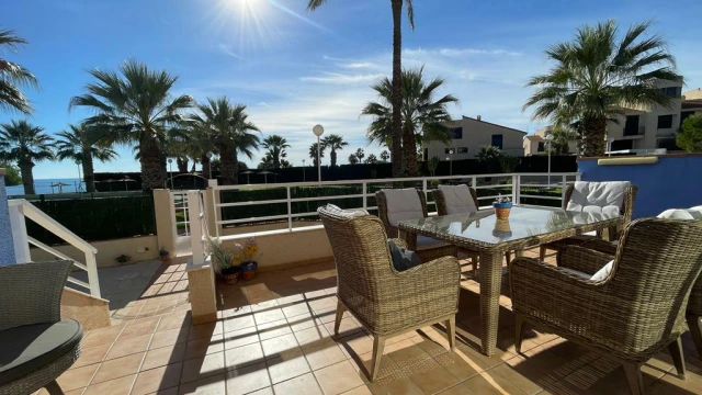  Дом на берегу моря с садом в Агуамарине рядом с Кабо Роиг