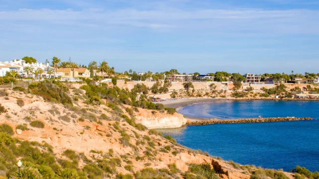 Участок на берегу моря в городе Кабо Роиг