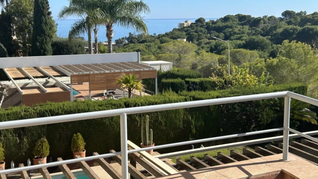 Великолепная вилла с бассейном в городе Dehesa de Campoamor