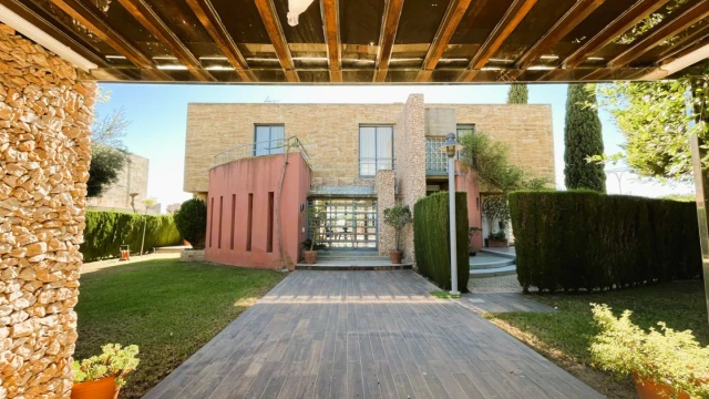 Великолепная вилла с бассейном в городе Dehesa de Campoamor