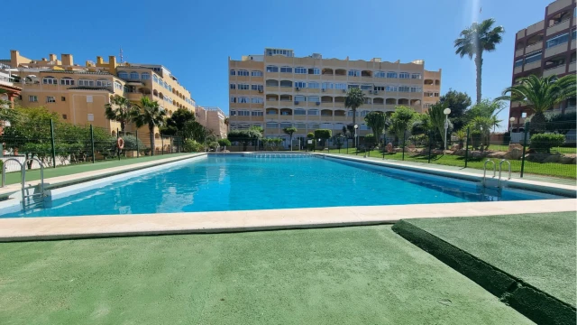 Two-story apartment with sea views in the town of Torrevieja, La Mata district.