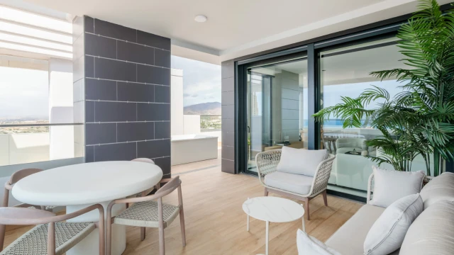 Новые роскошные апартаменты у моря в городе Бенидорм