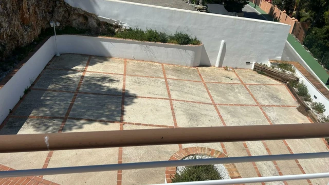 Dom z przepięknym widokiem na góry w mieście Altea