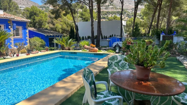 Piękna niezależna willa w mieście Altea, w dzielnicy Mascatat