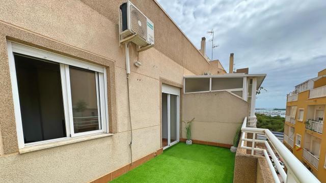 Bungaló junto al lago en la ciudad de Torrevieja. - 8