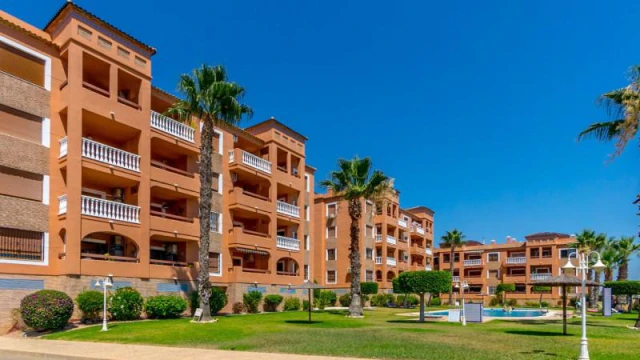 Квартира с двумя спальнями в Ориуэла Коста, район Villamartin