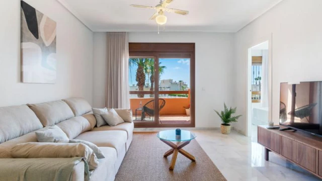 Квартира с двумя спальнями в Ориуэла Коста, район Villamartin