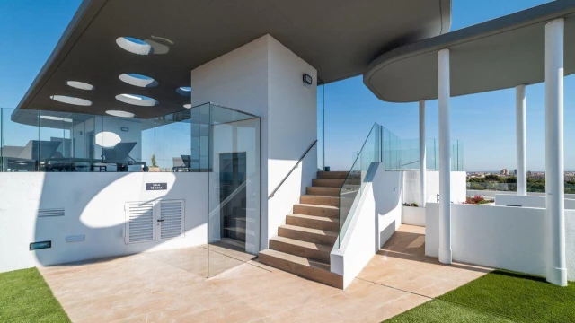 Эксклюзивные апартаменты в новом жилом комплексе в городе Торревьеха