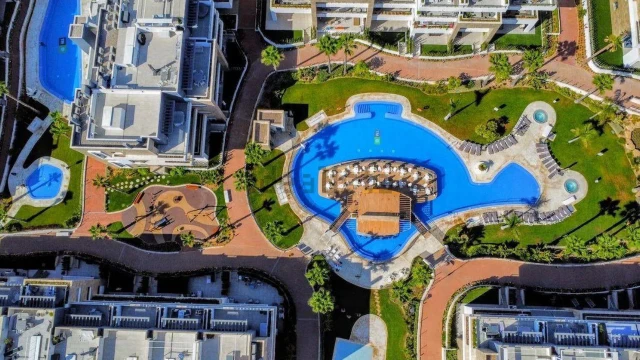 Простоная квартира с тремя спальнями в Ориуэла Коста