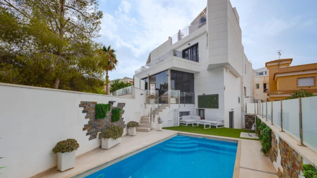 Роскошная вилла в Ориуэла Коста 