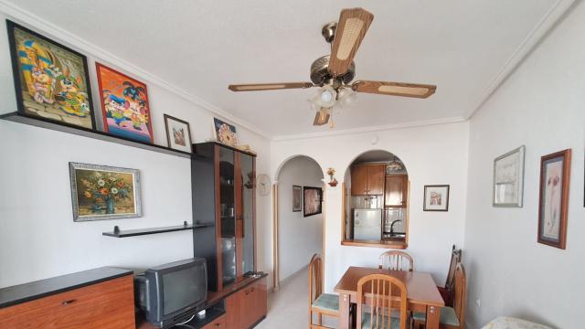 Apartamento de dos dormitorios en Torrevieja - 16