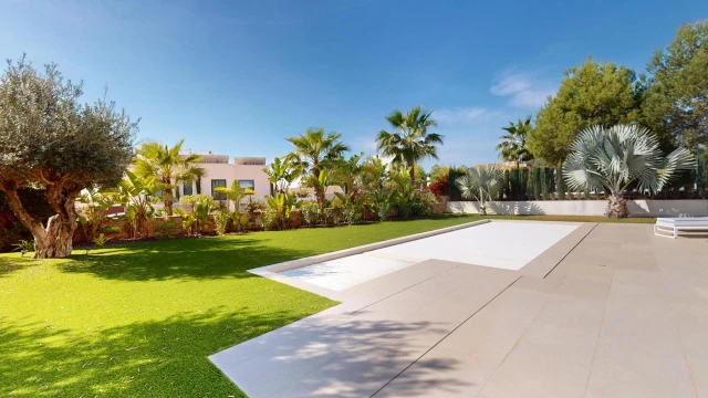 Роскошная вилла с большим участком в Las Colinas