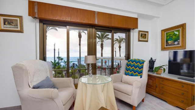 Квартира на первой линии в городе Торревьеха