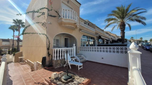 Таунхаус с трмя спальнями в городе Сьюдад-Кесада 