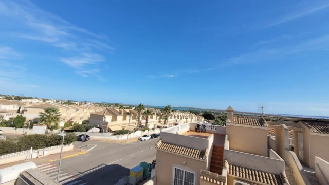 Таунхаус с трмя спальнями в городе Сьюдад-Кесада 