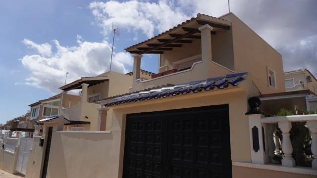 Дом с отличными видами в Ориуэла Коста