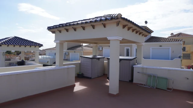 Дом с отличными видами в Ориуэла Коста