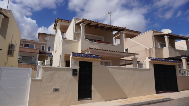 Дом с отличными видами в Ориуэла Коста