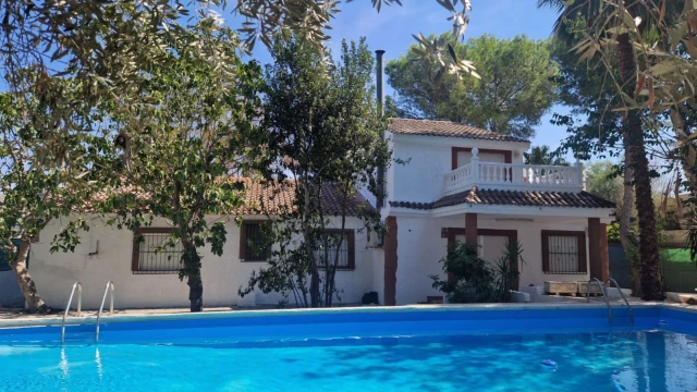 Уникальная вилла рядом с Ориуэлой