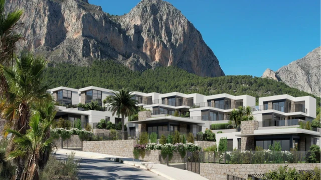 ​Новая вилла с потрясающими видами в жилом комплексе в городе Полоп