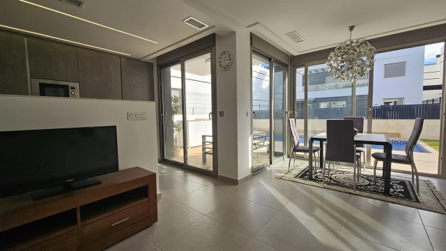 Роскошная отдельно стоящая вилла в Вильямартине