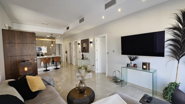 Современная вилла с частным бассейном в Residential Pink Paradise