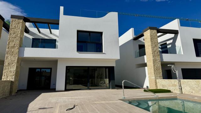 Побережье Элегантность Роскошная 3комнатная квартира с бассейном и гаражом