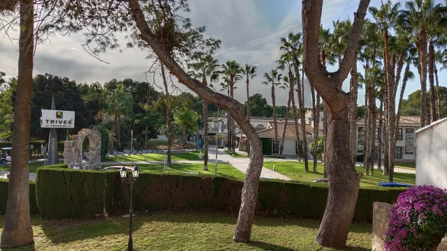 Очаровательный дом в Вильямартине с частной парковкой и садами