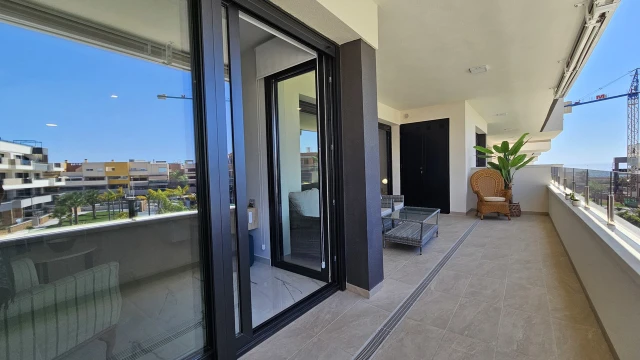 Роскошная квартира с видом на море и бассейн в AMANECER DE LUXE