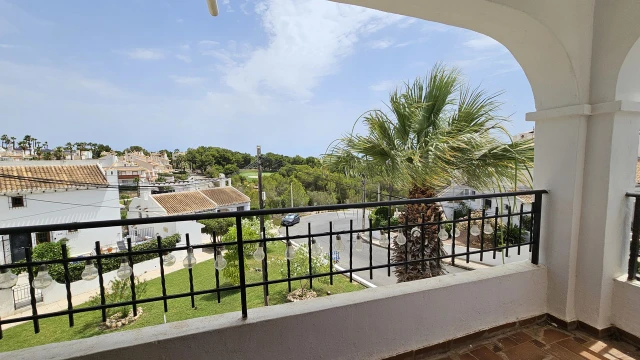 Пентхаус с потрясающим видом на поле для гольфа в Вердемар III