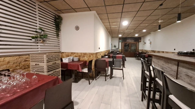 Оживленный ресторан в Бенихофаре