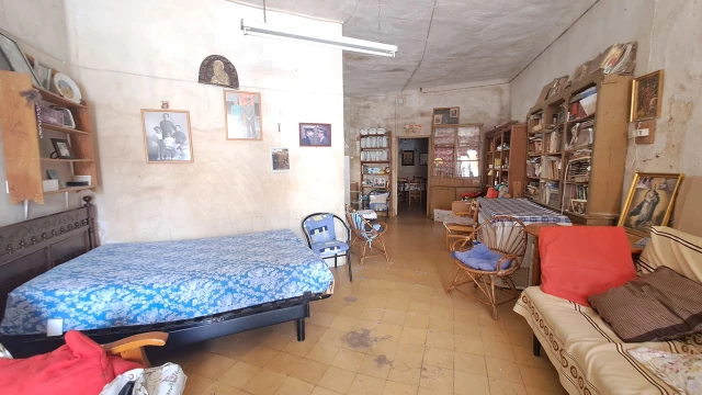 Центральная вилла с потенциалом реконструкции