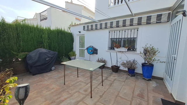 Стильная вилла в ПунтаПрима с гаражом и солярием