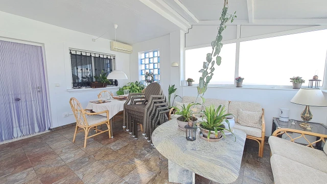 Стильная вилла в ПунтаПрима с гаражом и солярием