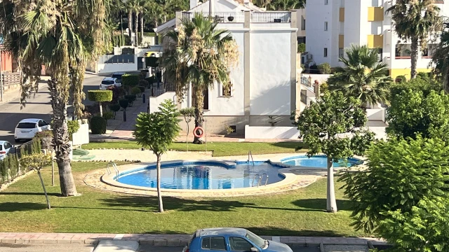 Прибрежная квартира рядом с полем для гольфа и торговым центром