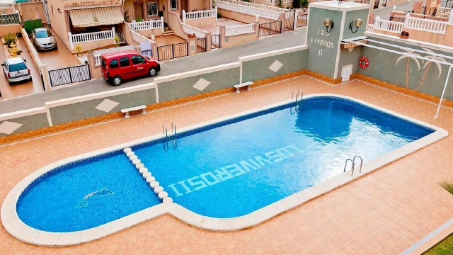 Свежие дома в Лос Альтос (рядом с Лос Бальконес). Просторные квартиры с 3 спальнями и гаражом. Близко к пляжу и всем удобства