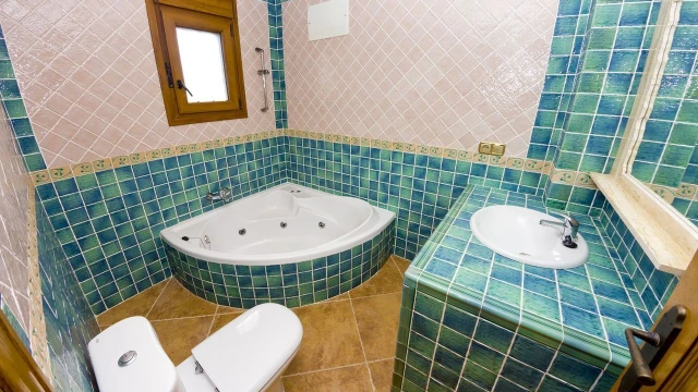 Роскошная вилла в Лос-Альтосе, 335 м2, бассейн, 3 спальни, 4 ванны. Близко к пляжу, магазины и рестораны. Идеальный выбор!