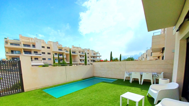 Потрясающая вилла в востребованном районе Лос-Дольсес