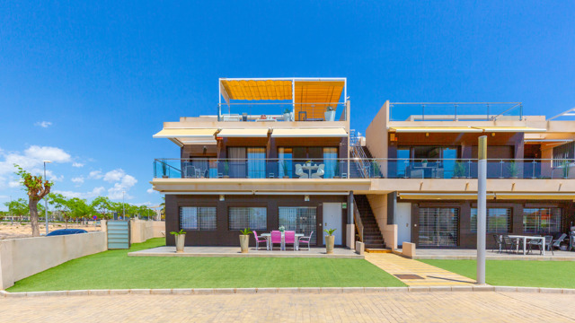 Просторное бунгало на первом этаже в Торре де ла Орадада