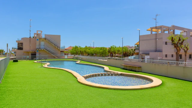 Просторное бунгало на первом этаже в Торре де ла Орадада