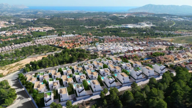 Новая вилла с видом на море и горы в городе Полоп