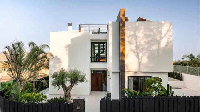 Luxury villa in a gated complex in La Nucia