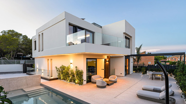 Luxury villa in a gated complex in La Nucia