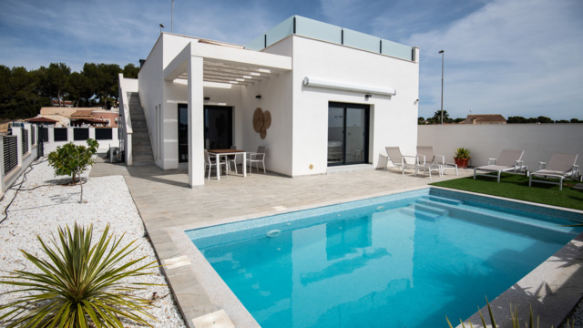 Новая вилла с тремя спальнями в Pinar de Campoverde