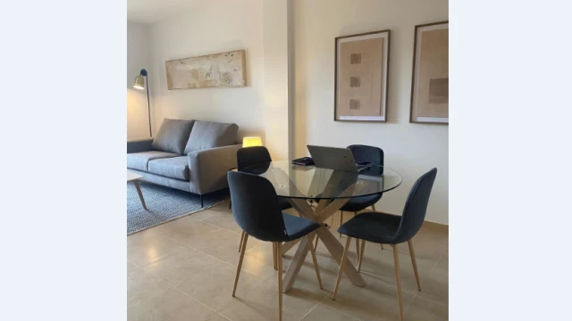 Квартира с одной спальней и солярием на крыше в Ориуэла Коста