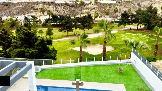 Шикарная вилла с лифтом у гольф полей