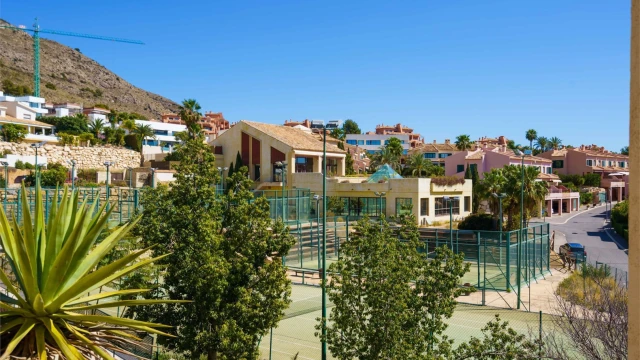 Атико с видами на море в городе Финестрат