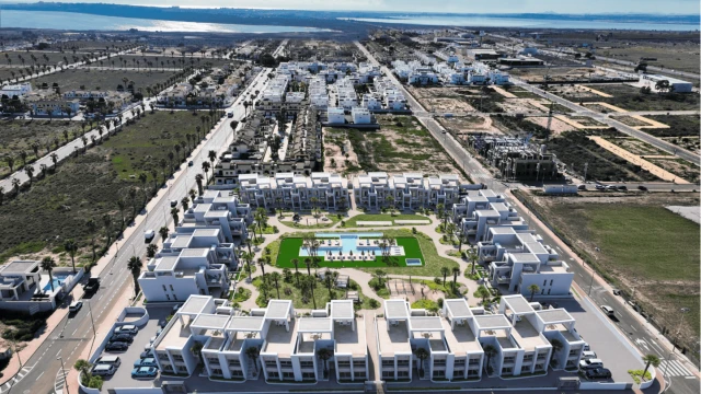 Новые апартаменты с солярием в Сьюдад-Кесада