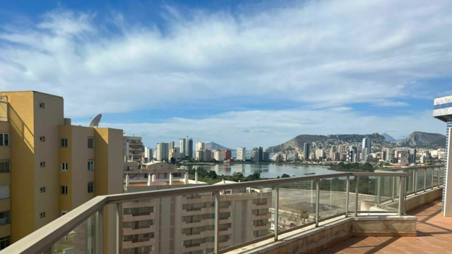 Пентхаус с тремя спальнями в городе Кальпе